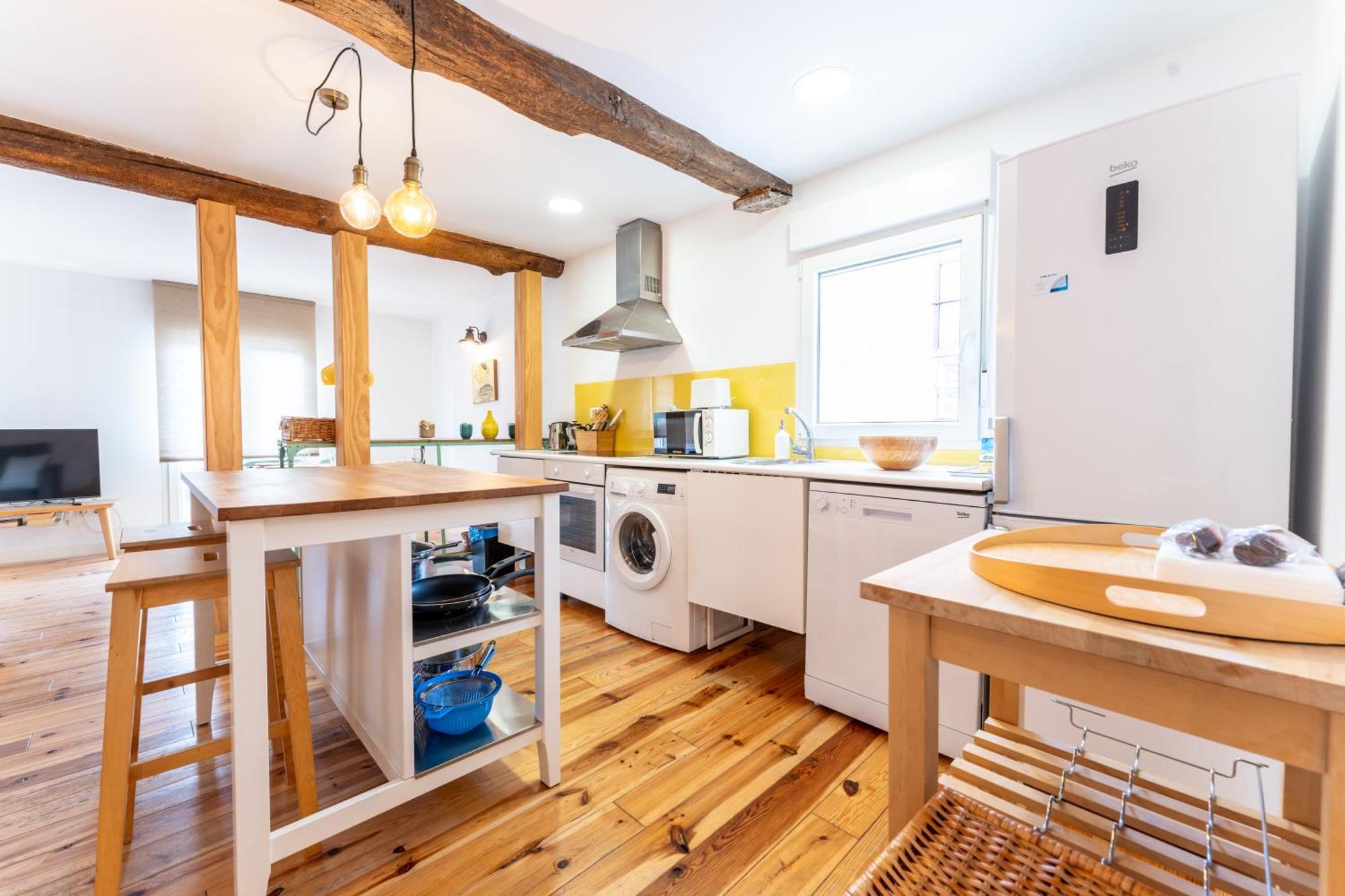 Warm And Inviting, Central Location By Urbanhosting Santander Eksteriør bilde